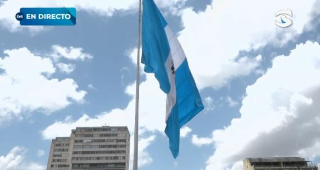 Bandera Nacional de Guatemala llega hoy a sus 154 años
