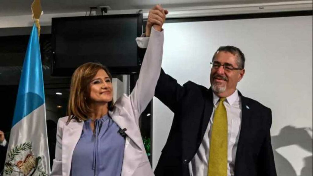 Bernardo Arévalo y Karin Herrera escribieron mensajes en le red social X (antes Twitter), previo a la toma de posesión en sus cargos. Foto: TN23 Archivo
