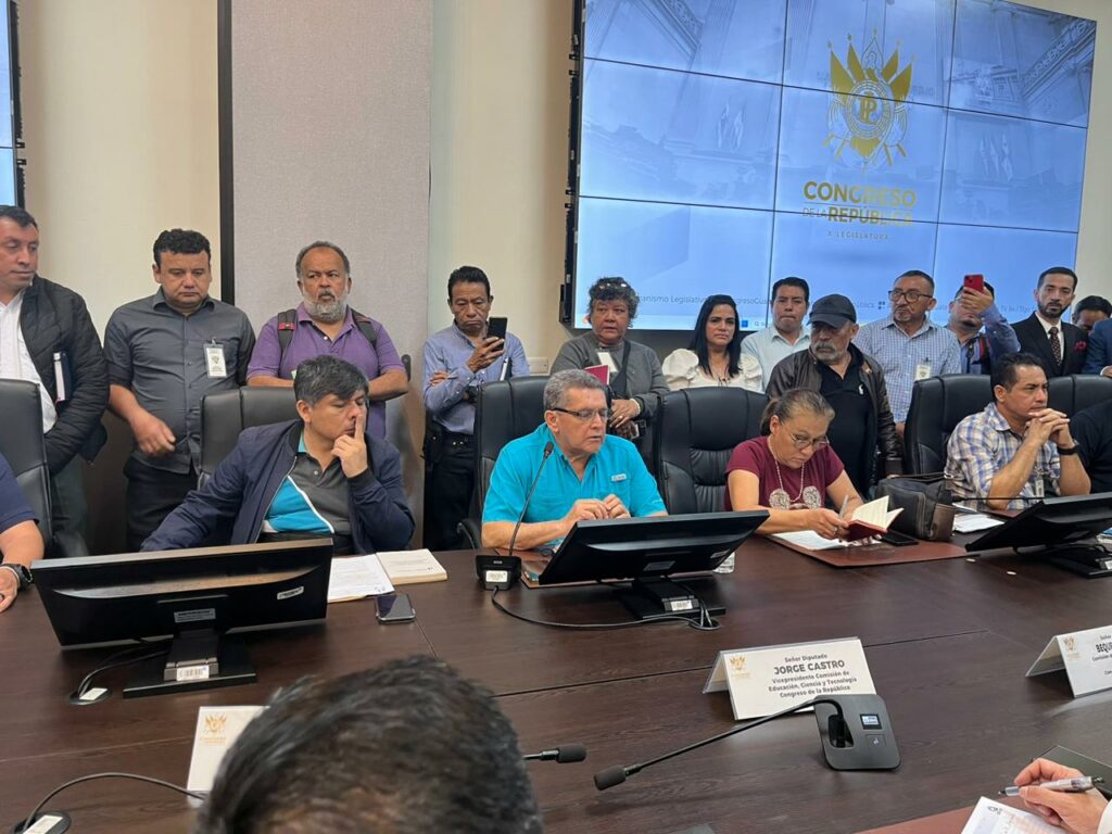 Reunión comisión de educación con sindicato de maestros