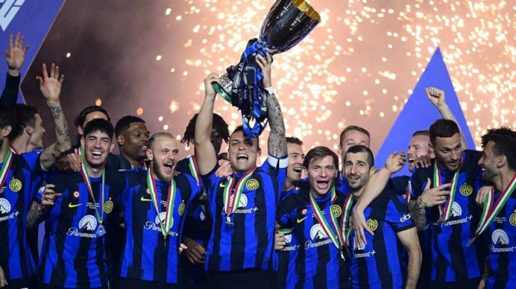 Inter de Milán, recién coronado campeón de Italia, entró en un período de dudas luego de pasar a ser controlado por el fondo estadounidense Oaktree. Foto: AFP