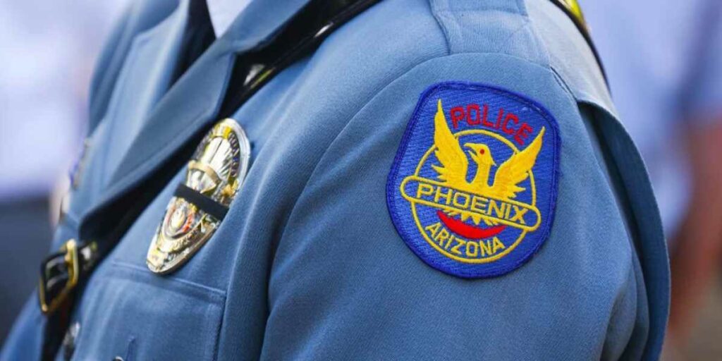 La policía de la ciudad de Phoenix, Estados Unidos, viola sistemáticamente derechos constitucionales al emplear fuerza excesiva. Foto: AFP