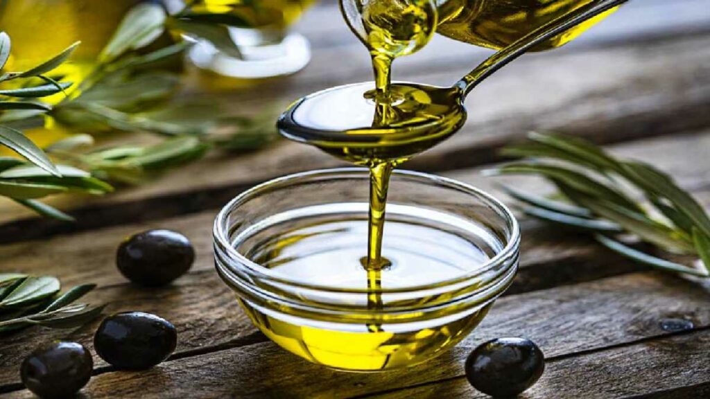 El gobierno español decidió suprimir el IVA del aceite de oliva, cuyo precio se disparó en los últimos años. Foto: AFP