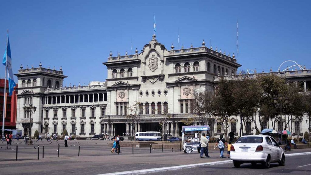 El aporte económico es de 7 mil 500 quetzales por cada estudiante fallecido, que en total suman 100.