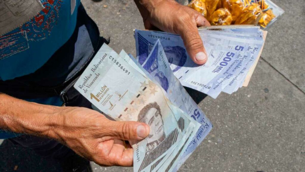 La inflación interanual en Venezuela cayó a 59.2 por ciento en mayo, manteniendo la tendencia a moderarse registrada. Foto: AFP