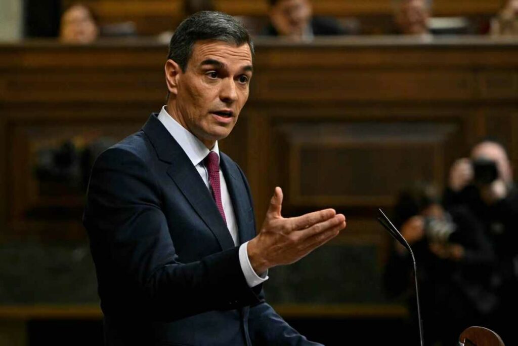 El presidente del Gobierno español, Pedro Sánchez, denunció una “campaña de acoso y derribo” contra su entorno. Foto: AFP