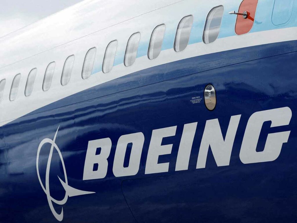 Boeing nombró a Robert “Kelly” Ortberg como su nuevo CEO, al tiempo que reportó una importante pérdida para el segundo trimestre.