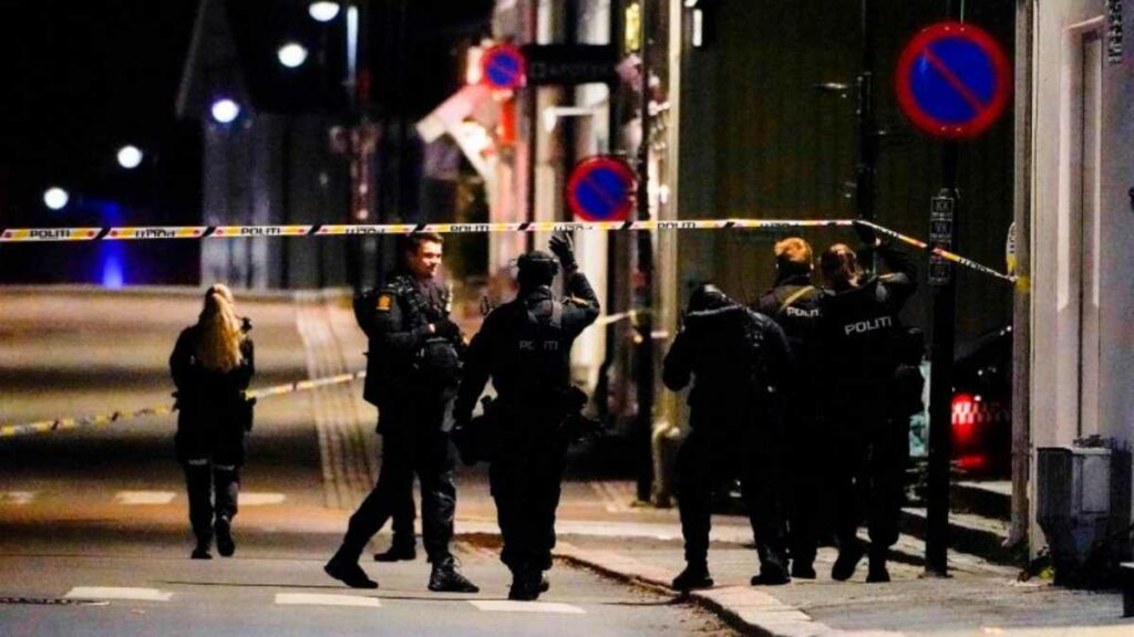 La justicia noruega condenó al autor del tiroteo mortal que enlutó la Marcha del Orgullo en la capital noruega en 2022. Foto: AFP