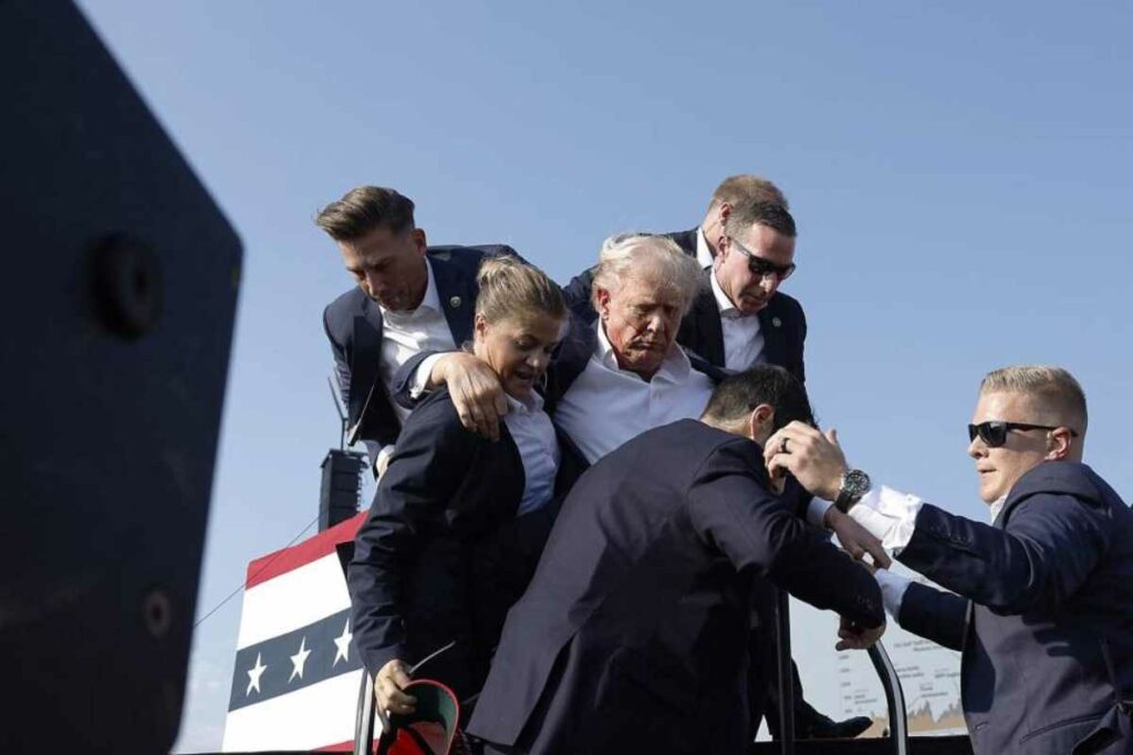 Minutos después del intento de asesinato contra Donald Trump, el Servicio Secreto, encargado de protegerlo, se encontró en la línea de fuego de las críticas.