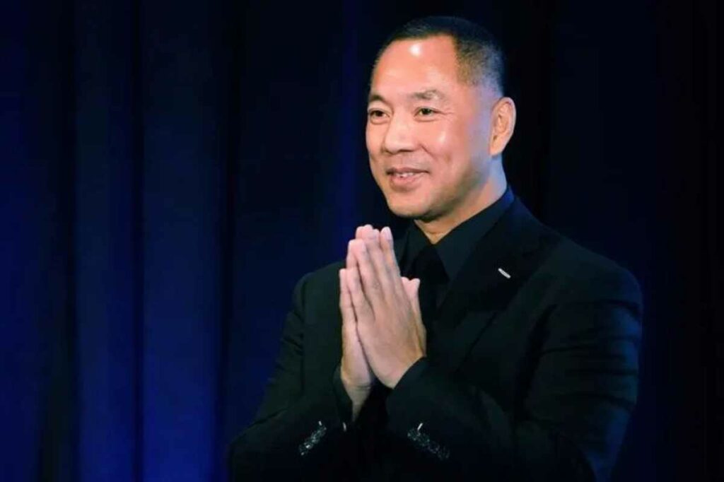 El magnate chino Miles Guo, exiliado en Estados Unidos fue condenado por estafar millones de dólares a sus seguidores.