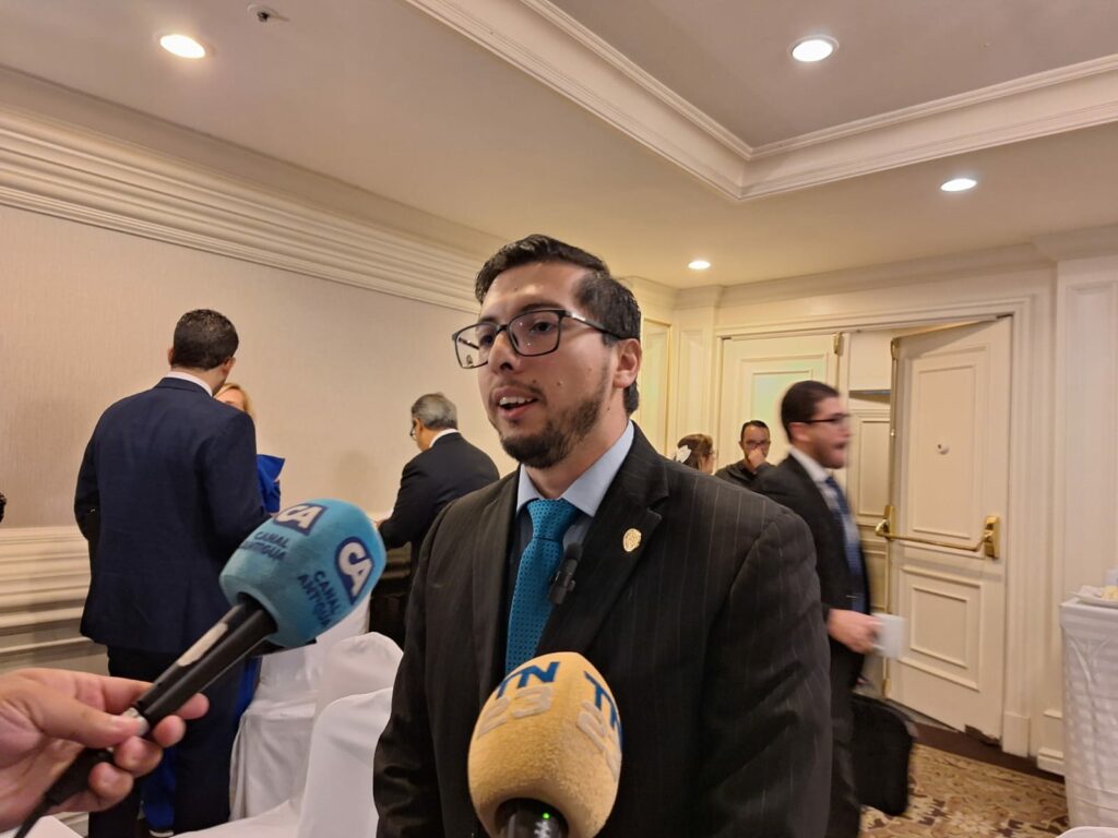 Viceministro de Comunicaciones Max García