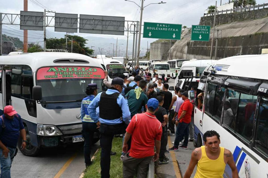 El gobierno de Honduras liberó casi 10 millones de dólares para pagar subsidios al transporte urbano de pasajeros.