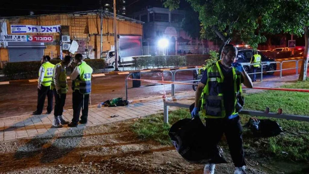 Los brazos armados de los movimientos palestinos Hamás y Yihad Islámica reivindicaron “el ataque suicida en Tel Aviv”.