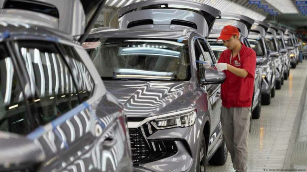 La Unión Europea planea gravar hasta el 36 por ciento durante cinco años las importaciones de vehículos eléctricos chinos.