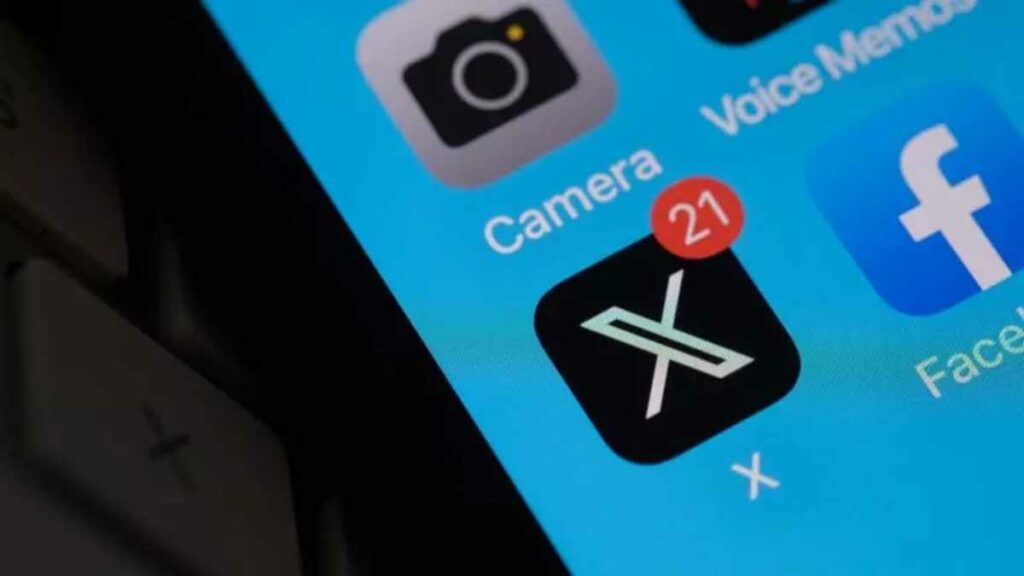 La red social X suspendió el criticado uso de los datos personales de sus usuarios europeos para entrenar a su programa de inteligencia artificial.