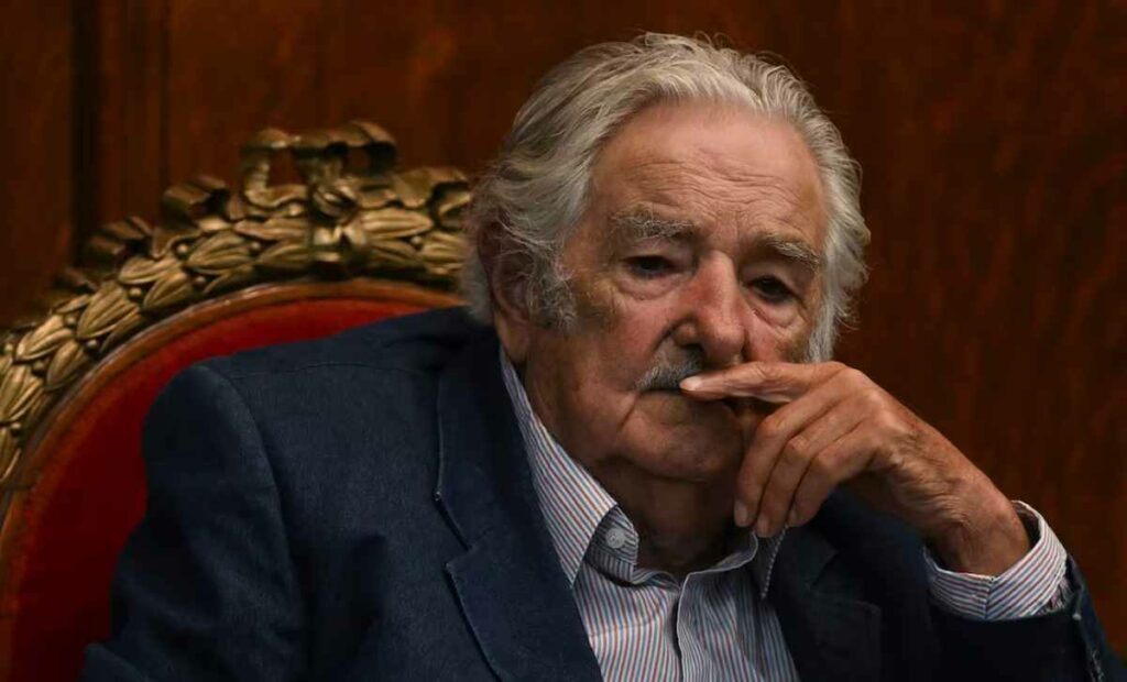 El expresidente uruguayo José Mujica dijo que la radioterapia contra el cáncer de esófago que le fue diagnosticado en mayo fue considerada exitosa.