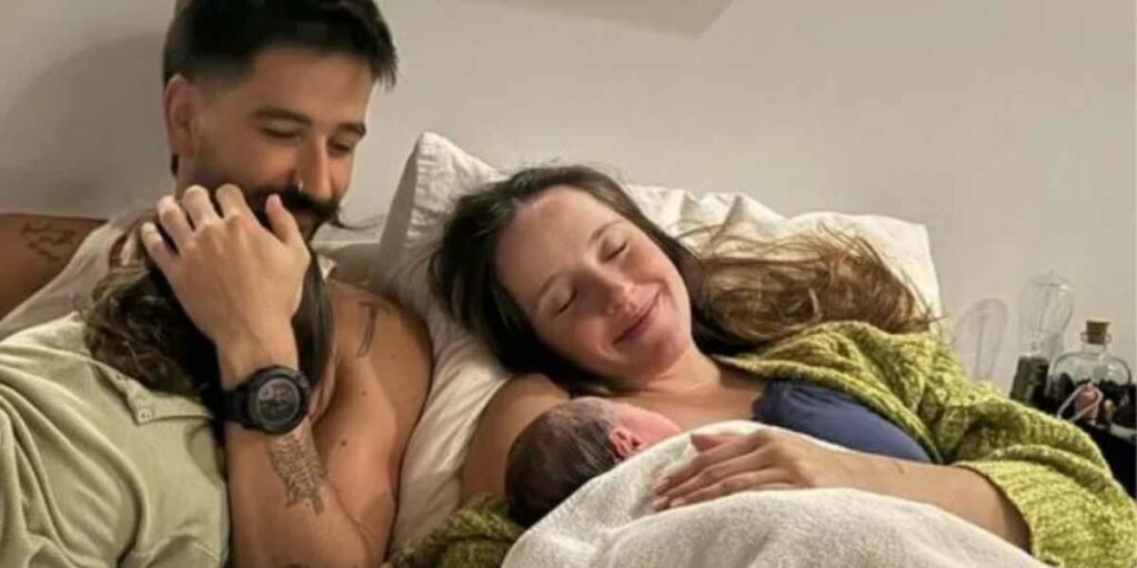 Los felices padres compartieron la noticia del nacimiento de Amaranto a través de la red social Instagram
