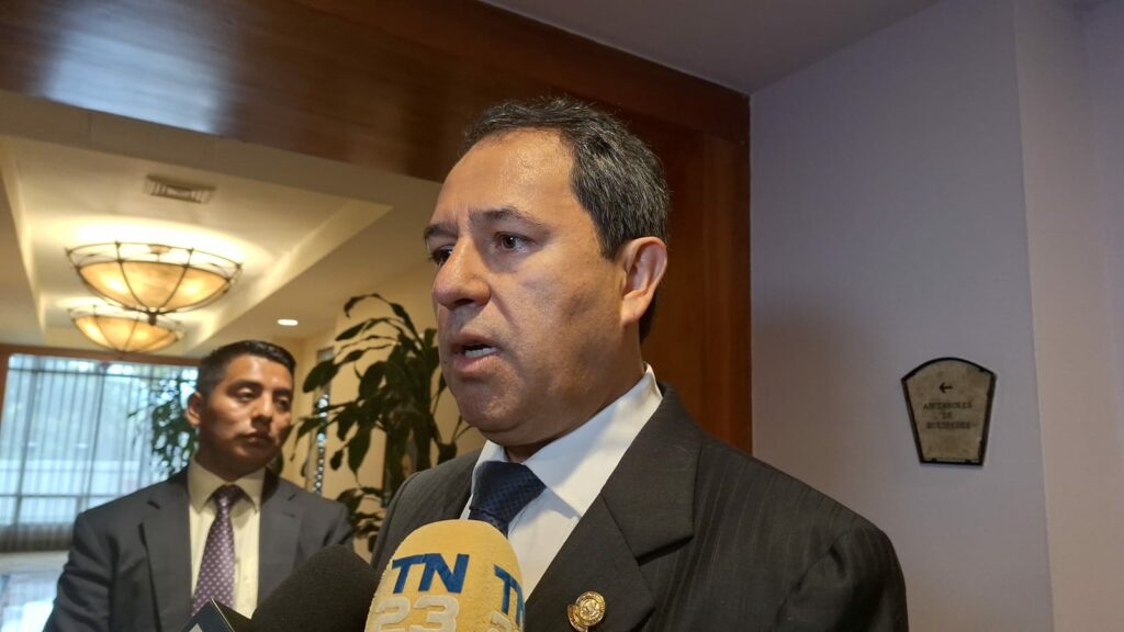 Presidente OJ Oscar Cruz