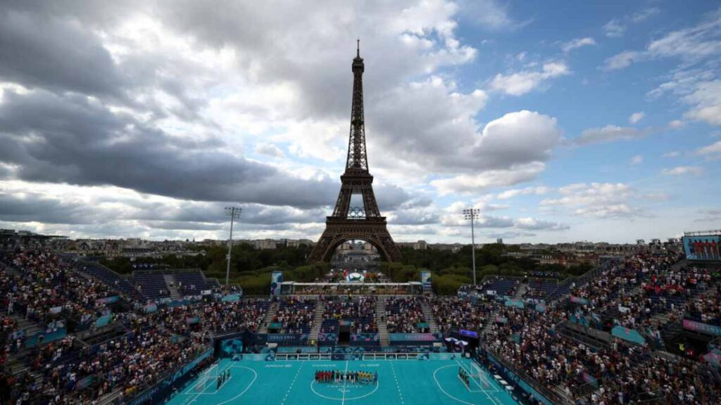 Con menos público en las gradas y sin aglomeraciones alrededor de las sedes de los Juegos Paralímpicos de París-2024, el espíritu olímpico sobrevive.