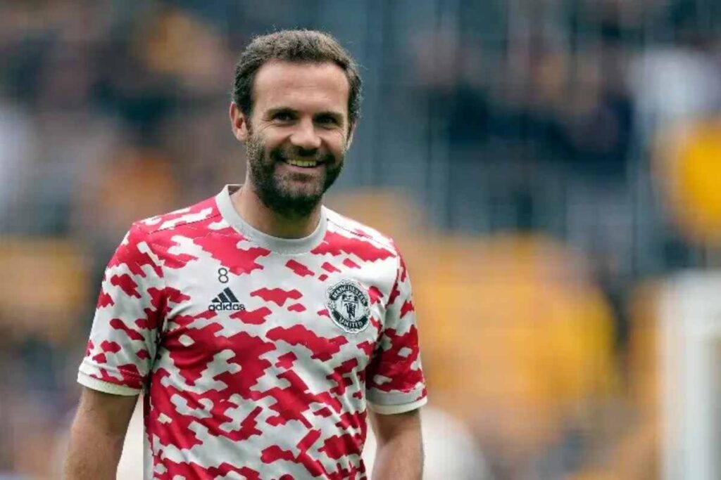 El exjugador de Valencia, Chelsea y Manchester United, de 36 años, se encontraba sin equipo desde que abandonó este año el Vissel Kobe japonés.