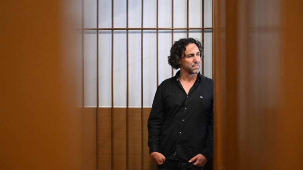 El francés Laurent Vinatier, está acusado de no haberse registrado como “agente extranjero”, anunció una jueza en el primer día de un juicio.