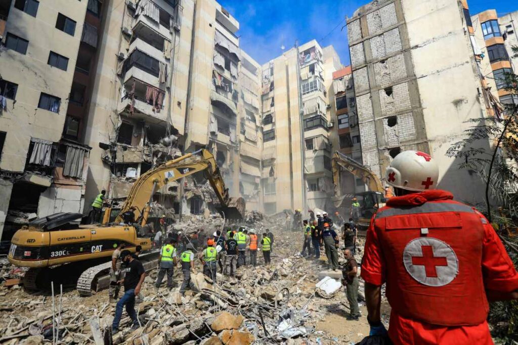 Heridos llegando en masa a los hospitales y habitantes huyendo despavoridos: un ambiente de terror reina en el sur de Líbano.