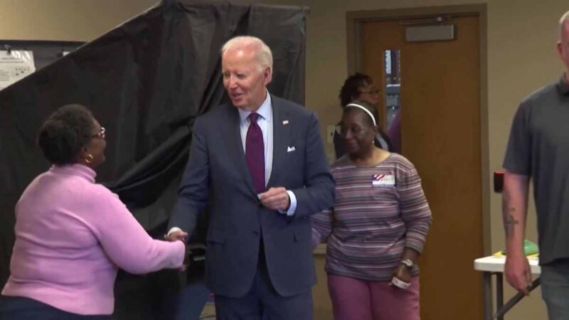 El presidente saliente de Estados Unidos, Joe Biden, votó en el estado de Delaware en unas elecciones en las que le hubiera gustado ver su nombre en la papeleta.