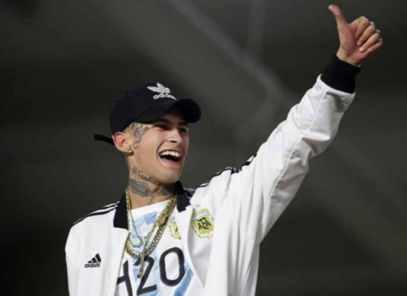 El cantante argentino L-Gante, fue absuelto por secuestro, pero deberá cumplir tres años de libertad condicional por amenazas, según un fallo.