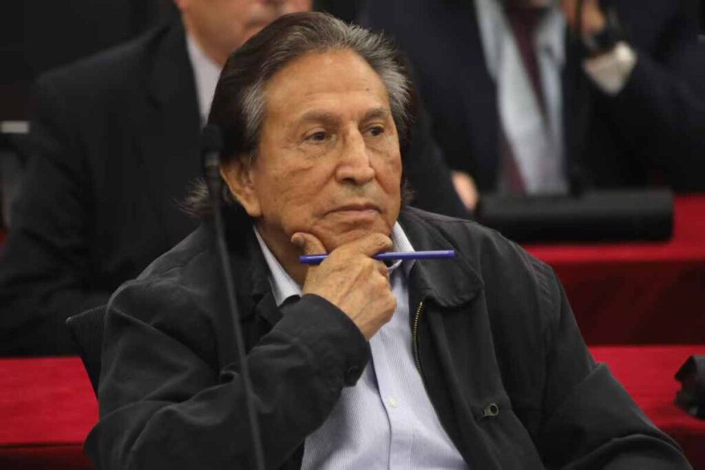 La justicia peruana condenó a 20 años de prisión al expresidente Alejandro Toledo, tras hallarlo culpable de recibir sobornos de la constructora Odebrecht.