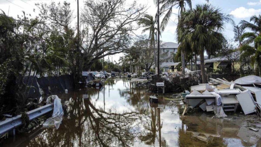El número de fallecidos por el huracán Milton aumentó a al menos 16, informaron autoridades de Florida.