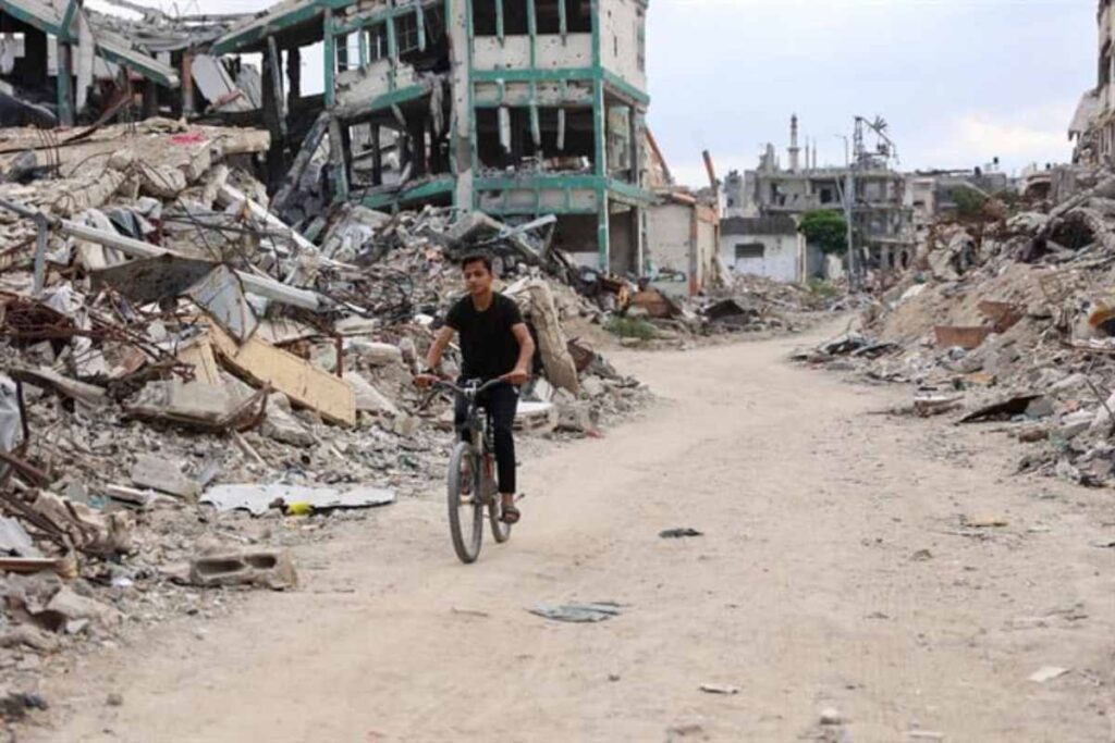 La ciudad de Gaza era irreconocible, asolada por los continuos bombardeos y los combates entre fuerzas israelíes y milicianos de Hamás.