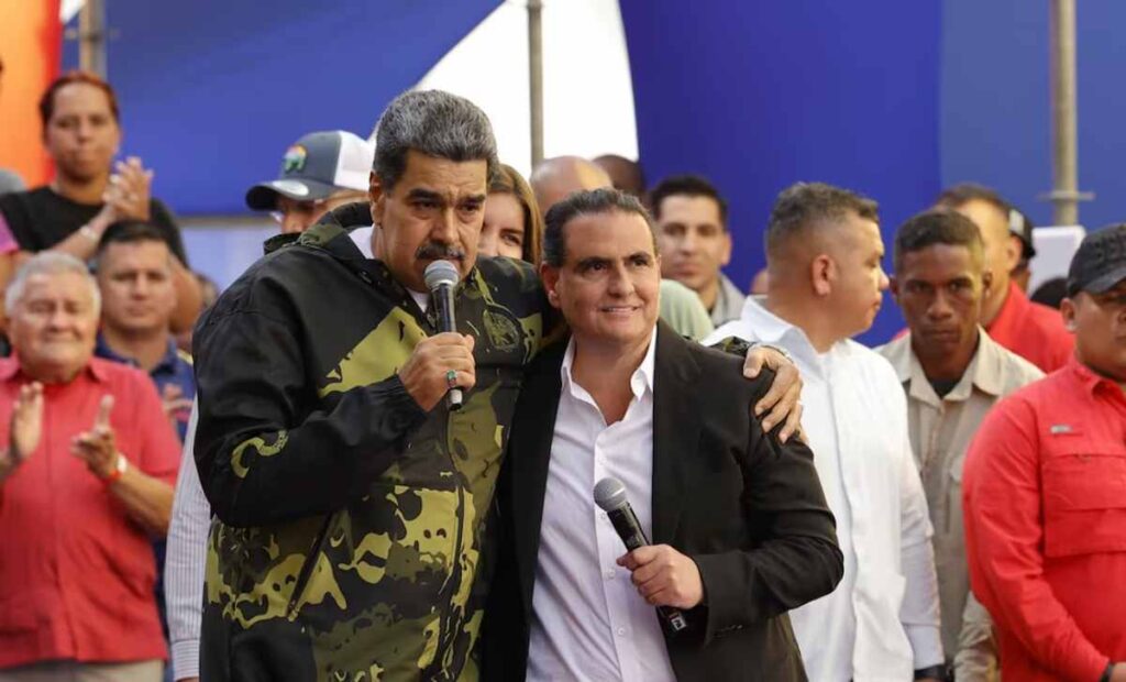 El presidente de Venezuela, Nicolás Maduro, designó como ministro de Industria a Alex Saab, empresario colombiano señalado como testaferro del mandatario.