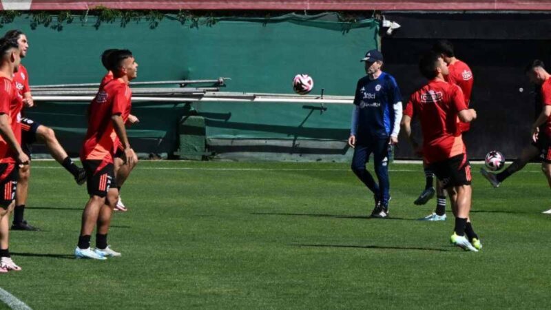 Erick Pulgar, Darío Osorio y Marcelo Morales son baja para los partidos de este mes de Chile contra Perú y Venezuela por las clasificatorias mundialistas sudamericanas.