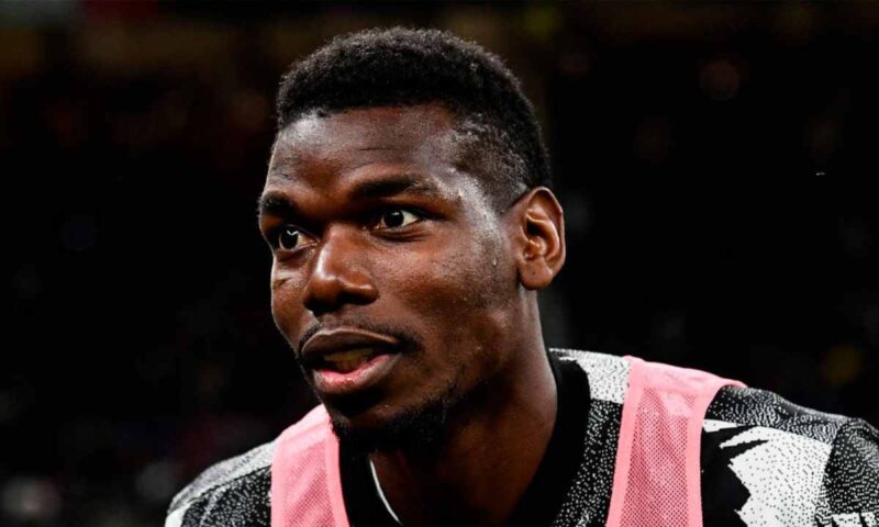 Un tribunal de París empezó a juzgar a seis allegados del futbolista Paul Pogba, entre ellos su hermano mayor, por un intento de extorsión.
