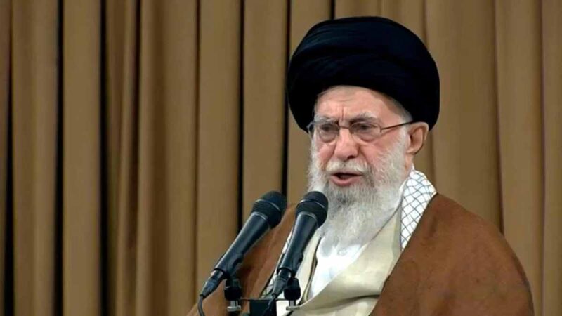 El líder supremo de Irán, el ayatolá Ali Jamenei, consideró “insuficiente” el mandato de arresto de la Corte Penal Internacional contra Benjamin Netanyahu.