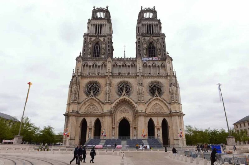 La catedral Notre Dame de París acogerá de nuevo al “mundo entero” a partir del 8 de diciembre de 2024, más de cinco años después del incendio de abril de 2019.