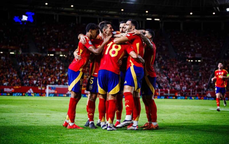 La selección española de fútbol abrirá el entrenamiento al público en la Ciudad del Fútbol de Las Rozas.