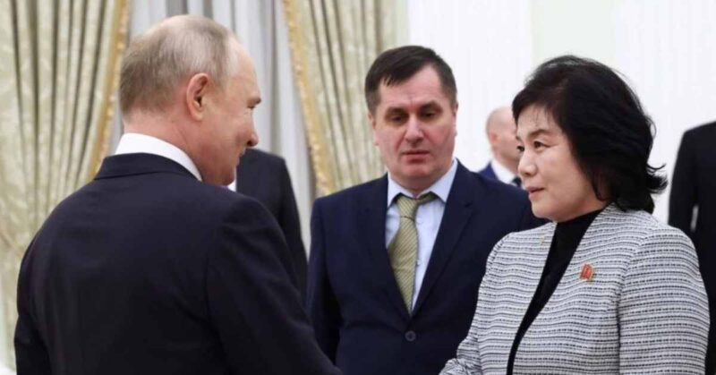 El presidente ruso, Vladimir Putin, se reunió en Moscú con la ministra de Relaciones Exteriores de Corea del Norte, Choe Son Hui.