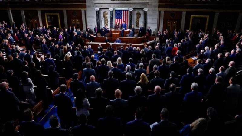 La certificación de los resultados electorales en los 50 estados y el Distrito de Columbia se llevó a cabo en una breve ceremonia formal.