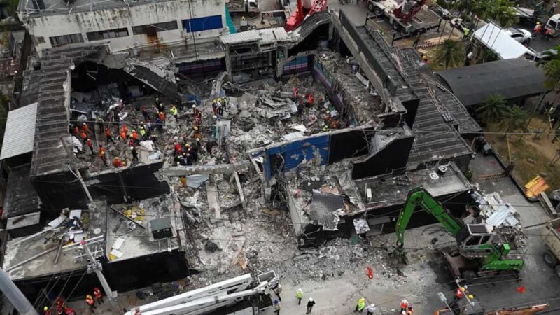 Al menos 221 personas murieron tras el colapso del techo de la discoteca Jet Set en la madrugada del martes 8 de abril
