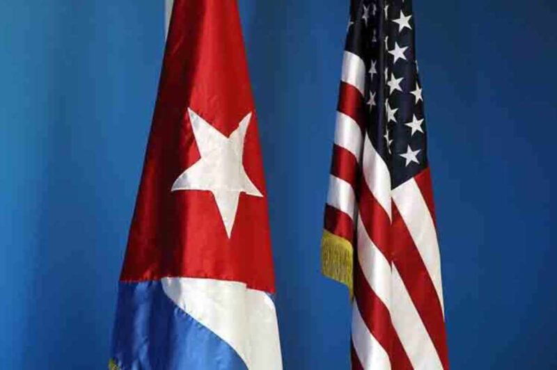 El 20 de enero, día de su investidura, Trump ya revocó la decisión de su predecesor, el demócrata Joe Biden, de retirar a Cuba de otra lista negra, la de países patrocinadores del terrorismo.