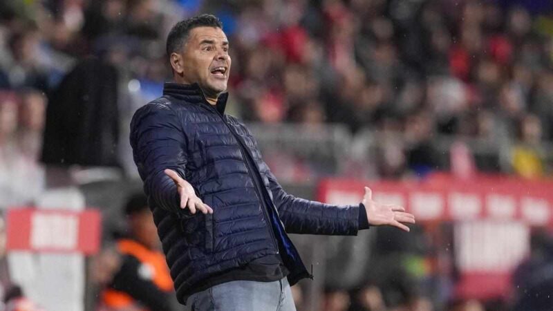 El entrenador madrileño, que estuvo ingresado hasta el domingo, no pudo dirigir el sábado a su equipo contra el Villarreal en LaLiga