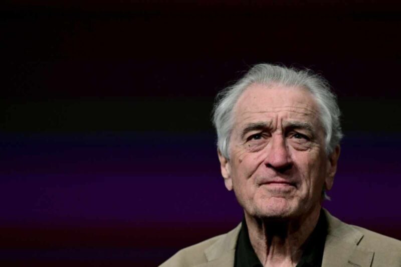 La estrella que ayudó a cambiar el rumbo de Hollywood, sobre todo junto a Martin Scorsese, con películas como "Taxi Driver" (1976) o "Toro salvaje" (1980), acudió a Cannes para hablar más de política que de séptimo arte.