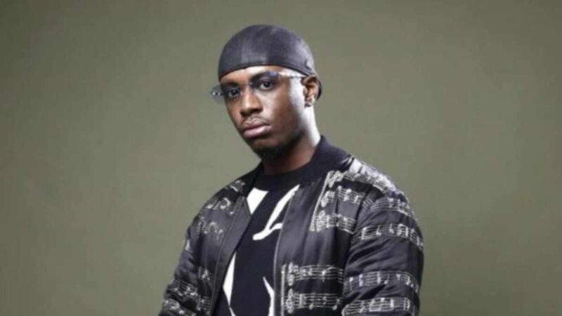 Werenoi, nombre artístico de Jérémy Bana Owona, tuvo una carrera meteórica y se acabó imponiendo como el artista con más discos vendidos en Francia en 2023 y en 2024