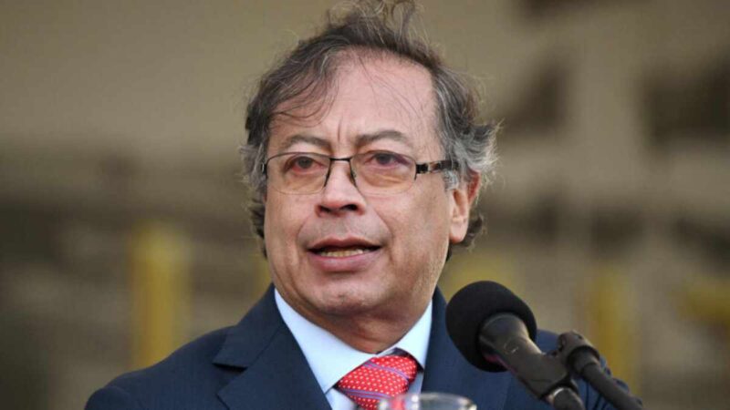 Martinelli, de 73 años y condenado en su país a casi 11 años de prisión por lavado de activos, llegó a Colombia después de recibir el permiso de asilo del gobierno de Petro