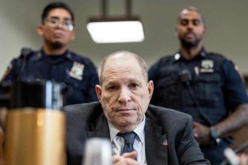 El jurado halló culpable a Weinstein de agresión sexual a Miriam Haley, y lo absolvió de la acusación de agresión sexual a Kaja Sokola, ambas supuestamente ocurridas en 2006.