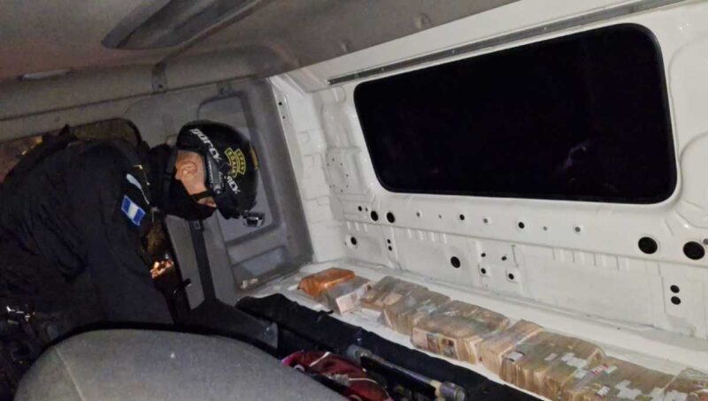 Según las autoridades lo incautado estaría ligado al narcotráfico.