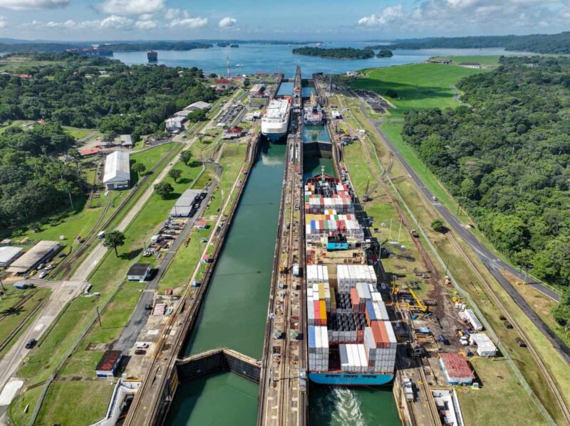 En 2018, el gobierno de Juan Carlos Varela (2014-2019) adjudicó a una empresa china la edificación, por 1.400 millones de dólares, de un puente sobre la vía interoceánica