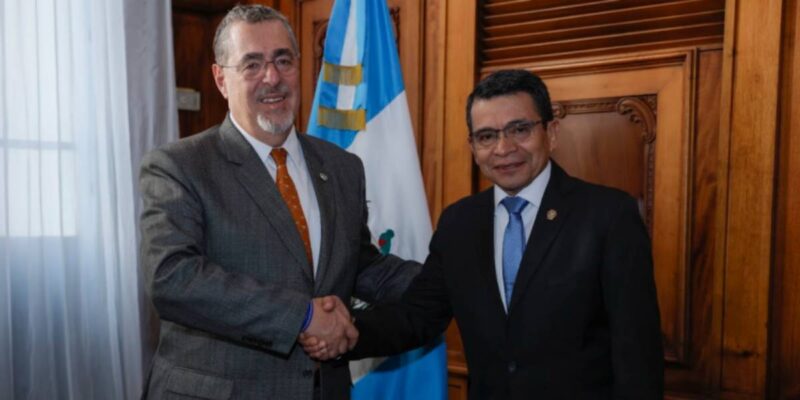 Presidente respalda a Ministro de Comunicaciones ante altercado con diputado