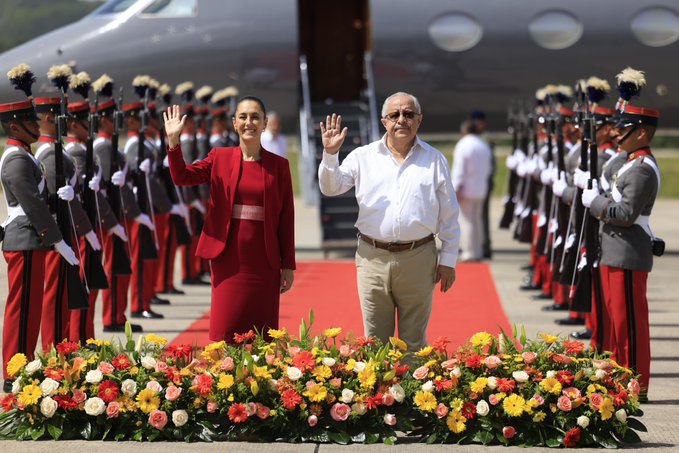 Presidenta de México Claudia Sheinbaum arriba a Guatemala