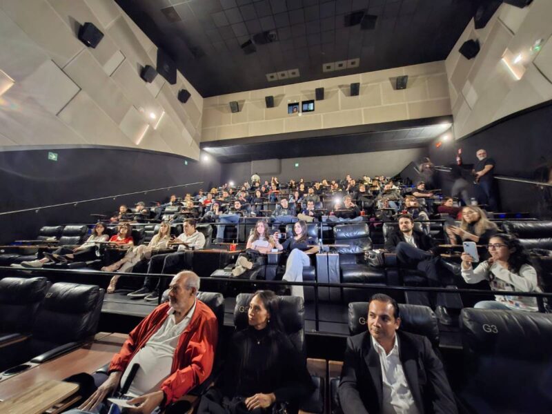 Imágenes de los primeros observadores de la pelicular. FOTO: TN23